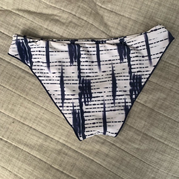 Bikini - Black Halter Top & White/ Navy Bottoms - Picture 8 of 11